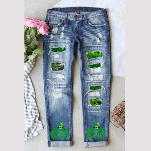 Women St Patrick Day Ripped Jeans Straight Leg Denim Pants With Green Plaid Shamrock Print Distressed Blue Holiday Trousers