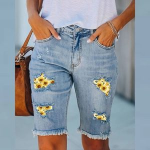 Women Distressed Denim Shorts Mid Rise Ripped Jeans With Sunflower Pattern Lining Frayed Hem Casual Summer Streetwear