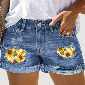 Short en Jean Distressed pour Femmes Taille Moyenne Déchiré Bleu Avec Imprimé Tournesol Ourlet Retroussé Mode Été Hot Pants