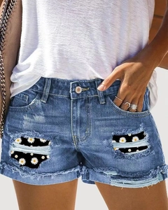 Short en jean taille mi-haute pour femmes avec détails déchirés et imprimé marguerites noires