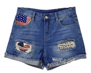 Damen Denim-Shorts mit Flaggen- und Leopardenmuster auf markanten Destroyed-Effekten