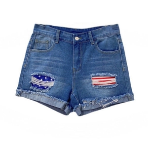 Short en jean taille haute délavé avec empiècements drapeau américain et bords effilochés