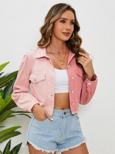 Vue détaillée de la veste en velours côtelé patchwork pour femme avec ourlet effiloché