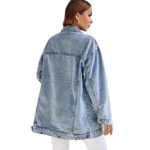 Veste en jean bleu clair oversize pour femme avec délavage vintage et épaules tombantes