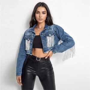 Giacca di jeans da donna con frange argentate e orlo sfrangiato in denim azzurro