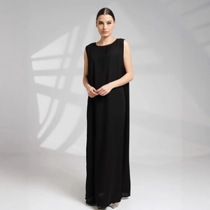 Robe longue noire sans manches pour femmes en tissu léger de haute qualité