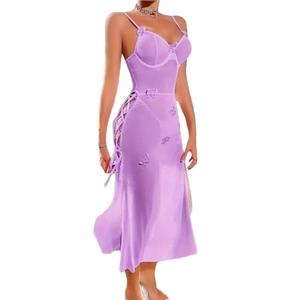 Robe nuisette en satin violet avec papillons 3D et lacets latéraux sexy ajourés