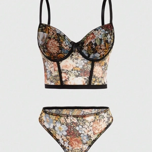 Ensemble corset bustier à imprimé fleuri avec bonnets à armature et culotte en dentelle