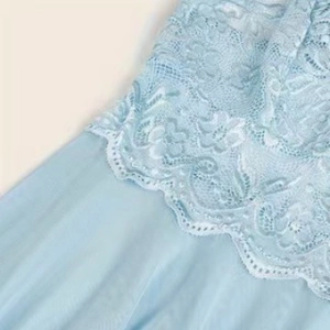 Set lingerie sexy celeste in mesh con ricamo in pizzo floreale e dettagli in tulle