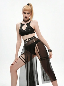 Ensemble punk gothique noir avec haut ajouré anneau cœur et jupe en tulle fluide