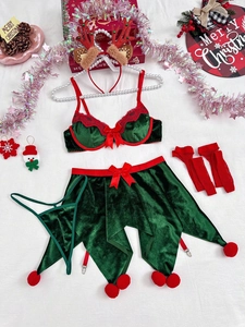 Fünfteiliges Weihnachts-Dessous-Set aus Samt mit Rentier-Kopfschmuck und Deko
