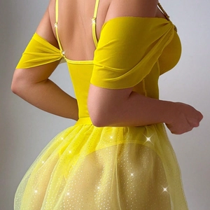 Body jaune vif à épaules dénudées avec jupe en tulle pailleté et bretelles réglables