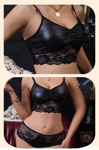 Detail eines schwarzen Kunstleder-Lingerie-Sets mit Spitzenbesatz und Push-up-BH