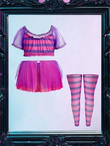 Tenue de servante à rayures violettes et roses avec jupe en tulle et bas assortis