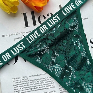 Ensemble lingerie en dentelle vert foncé avec bretelles élastiques imprimées de lettres