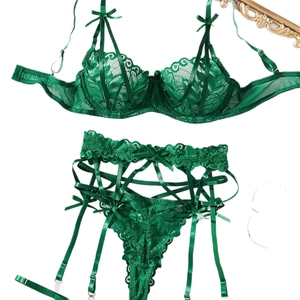 Set di lingerie in pizzo verde scuro con reggiseno con ferretto e reggicalze alto
