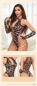 Détails d'un body léopard ajouré avec chauffe-bras assortis et bas résille sexy pour femme