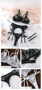 Vue détaillée de l'ensemble lingerie en dentelle avec porte-jarretelles et nœud élégant