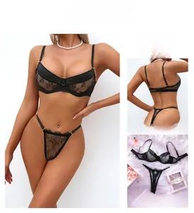 Detailansicht des schwarzen Spitzen und Satin Lingerie-Sets mit Bügel-BH und Thong