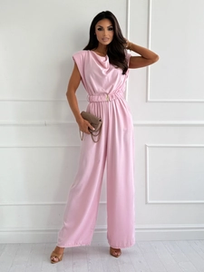 Ärmelloser rosa Jumpsuit mit weitem Bein, Falten-Ausschnitt und goldener Taillenschnalle