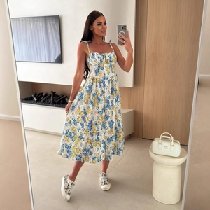 Robe midi d'été à bretelles pour femmes avec imprimé citron et fleurs sur fond blanc