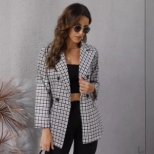 Women's slim fit double-breasted houndstooth blazer with classic lapels for autumn style