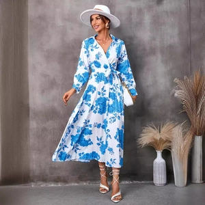 Robe maxi fleurie à manches longues pour femmes, col en V et jupe plissée élégante