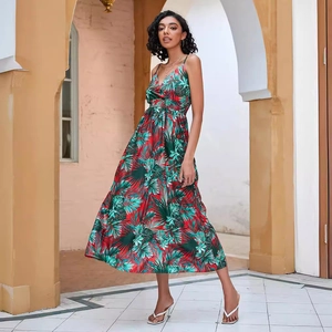 Robe longue d'été à imprimé tropical de palmiers avec col en V et taille haute