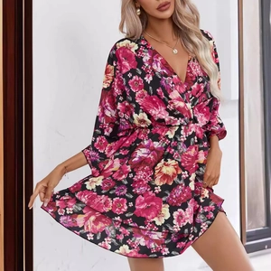 Robe courte fleurie pour femme avec col en V, manches longues et ourlet à volants