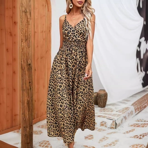 Sleeveless leopard print maxi dress with V-neckline and waist pleats for summer vacation