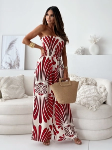 Détail d'une combinaison bustier à imprimé bohème rouge et blanc avec taille élastique et jambes larges