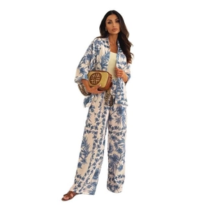 Women's 2-piece set with blue floral kimono jacket and high-waisted wide-leg pants