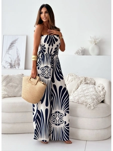 Détail de la combinaison bustier d'été à fleurs bleues et blanches avec jambes larges