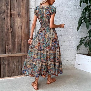 Robe longue bohème à imprimé paisley avec taille élastique et jupe à plusieurs niveaux