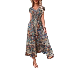 Robe longue bohème à imprimé cachemire, col en V, manches courtes et taille ajustée