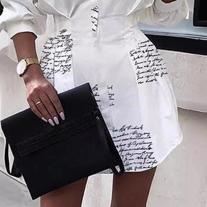 Robe chemise à manches longues pour femmes avec imprimé cursif et taille cintrée urbaine