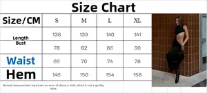 Guide des tailles détaillé pour une robe longue noire moulante avec découpes latérales