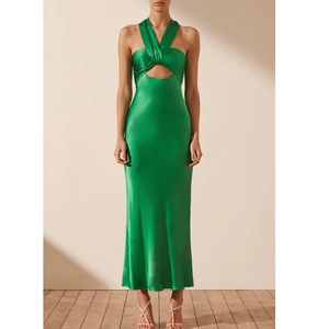 Robe Longue Maxi en Satin Sexy pour Femmes Ajouré Dos Nu Col Croisé Élégant Sans Manches Couleur Unie Fête Banquet Robe Longue