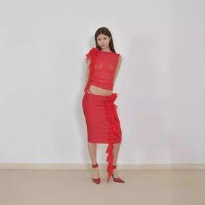 Ensemble 2 pièces femme en mesh rouge avec fleurs 3D et jupe mi-longue ajustée