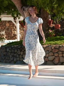 French vintage white floral dress with U-neck and puff sleeves for summer vacation