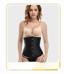 Détail d'un serre-taille en satin noir avec agrafes métalliques porté par un mannequin