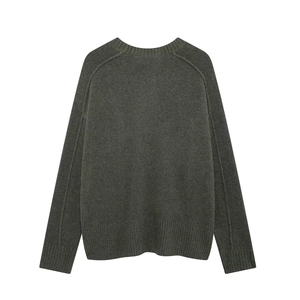 Pull en maille gris foncé pour femme avec col rond et manches raglan élégantes