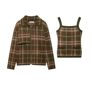 Ensemble en maille 2 pièces avec gilet à carreaux marron et vert et débardeur assorti