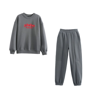 Tuta grigia a due pezzi con felpa con stampa grafica Cupido e pantaloni coordinati set