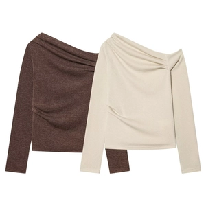 Asymmetrical off-shoulder long sleeve piqué knit tops in coffee and cream white