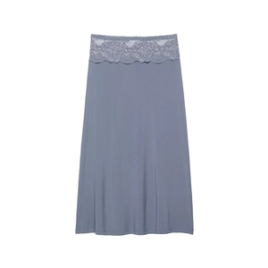 Elegante gonna midi blu-grigio con ampia fascia in pizzo ed un tessuto liscio e fluido
