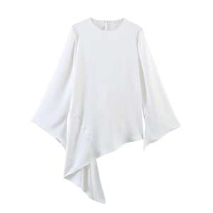 Elegantes weißes Satin-Langarmshirt mit asymmetrischem Saum und minimalistischem Design