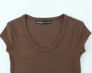 Detailed view of the U-neck collar on a brown slim-fit T-shirt with black satin neck label