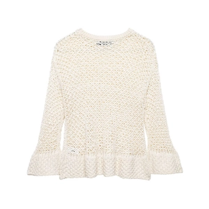 Elegante maglione in maglia traforata color crema con girocollo e maniche a campana