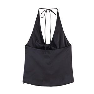 Elegantes Neckholder-Top aus schwarzem Satin für Damen mit V-Ausschnitt und seidiger Textur